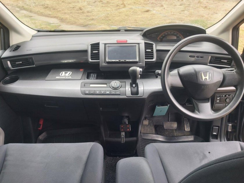 Honda freed 2009 салон