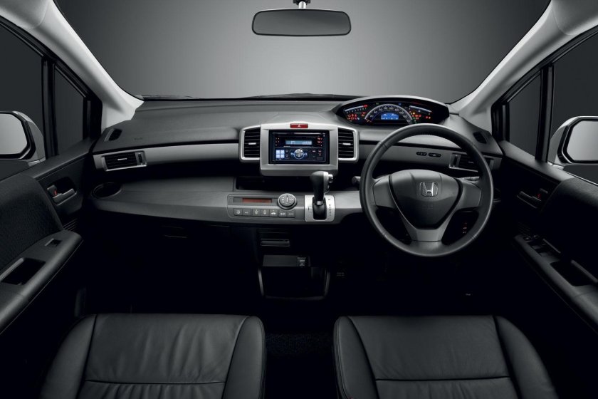 Хонда Фрид 1 поколение