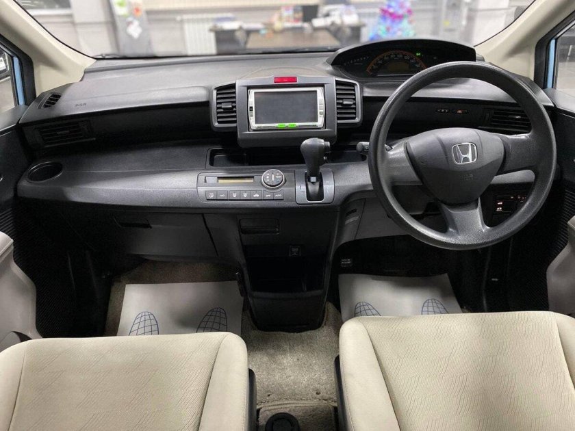 Хонда Фрид 2009