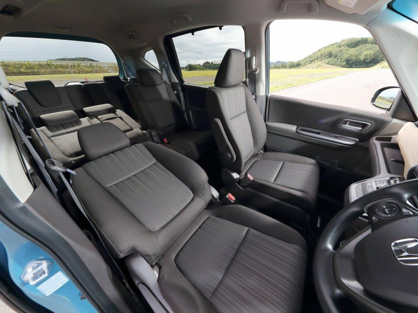 Honda freed Hybrid 2016