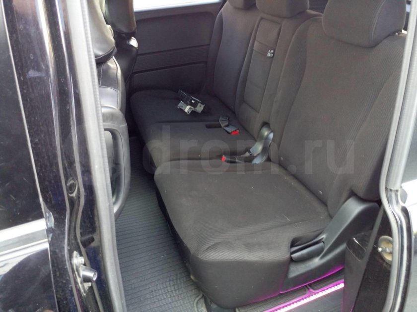 Honda Stepwgn 2008 сидение второго ряда