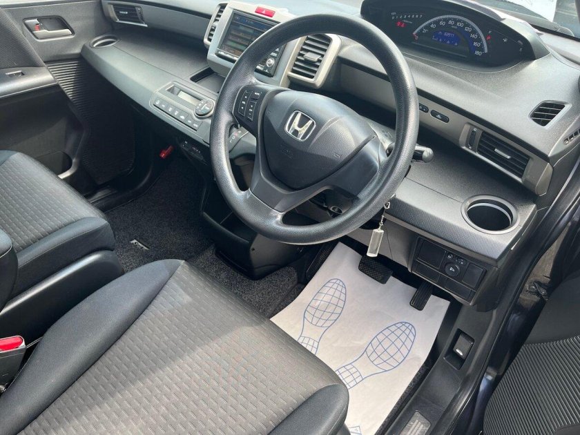 Honda freed Spike руль