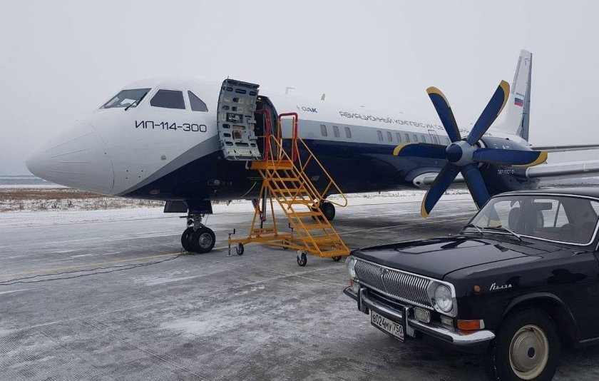 Ил-114 пассажирский самолёт