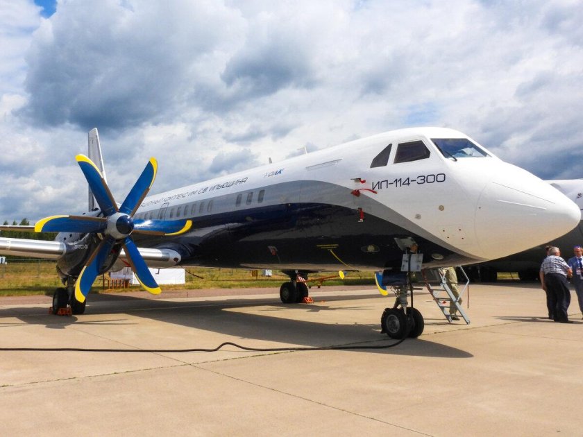 Турбовинтовой самолет ил 114 300