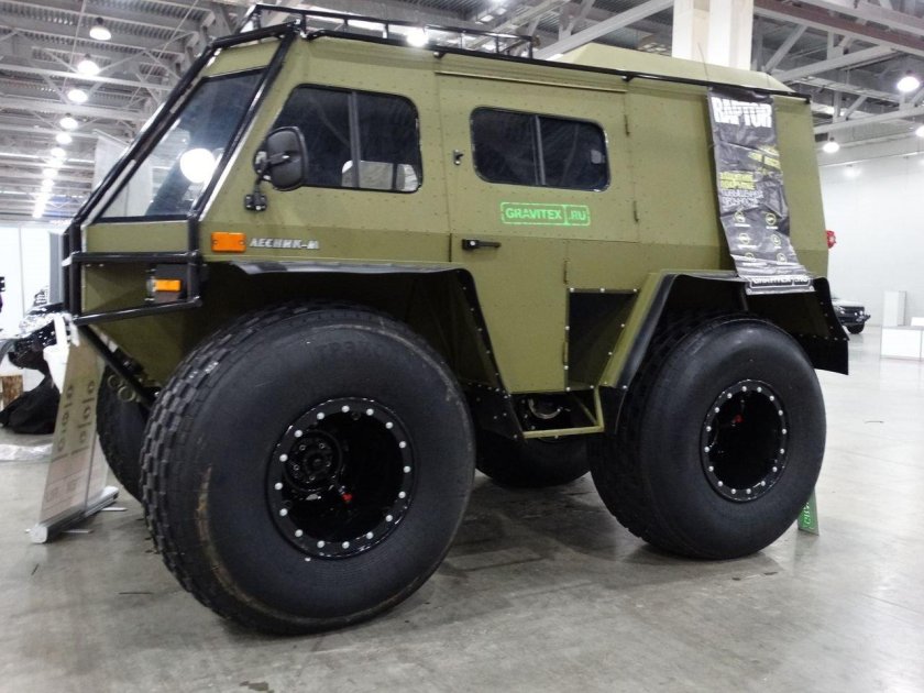 Лесник Север болотоход