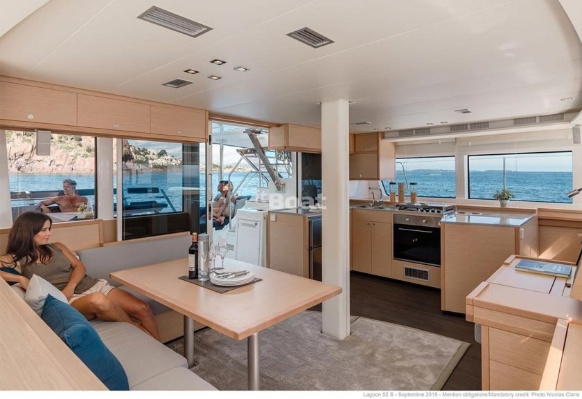 Катамаран Лагуна 52