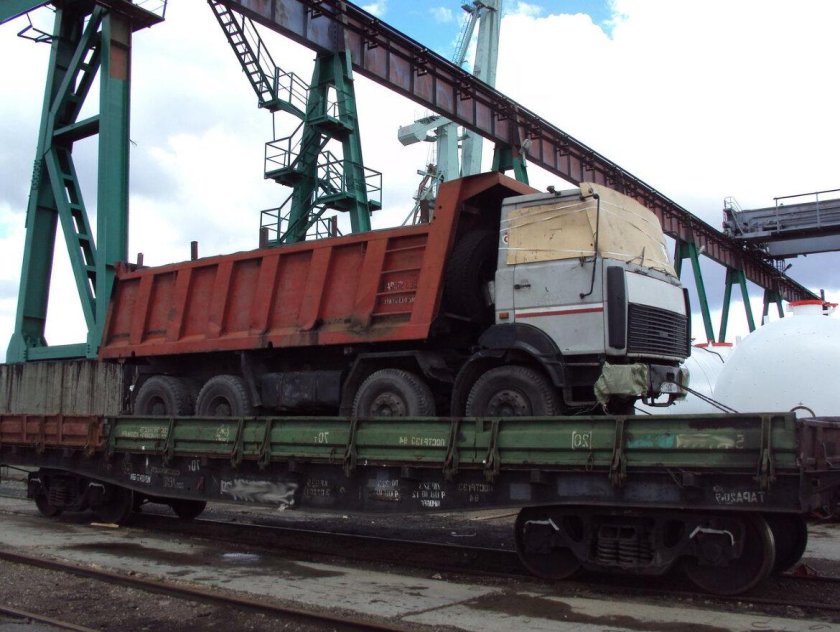 Вагон для перевозки техники