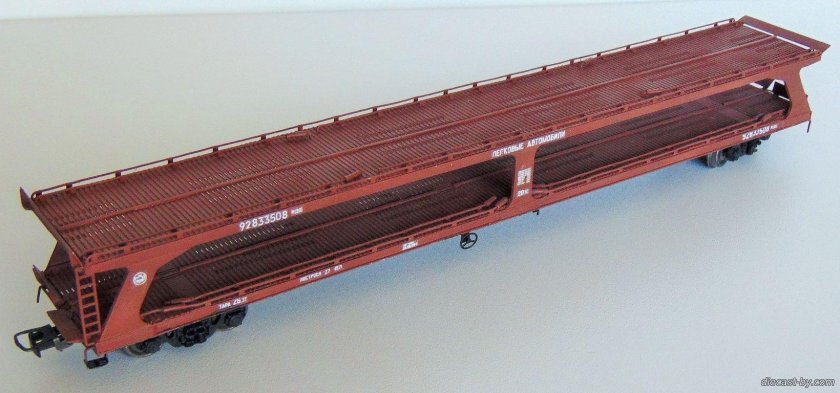 Четырехосная двухъярусная платформа модель 13-479