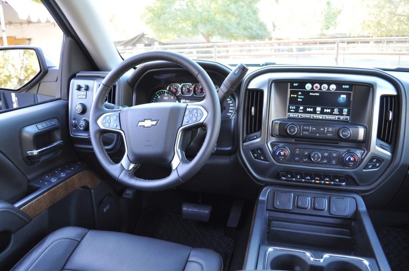 Chevrolet Silverado 2016 салон