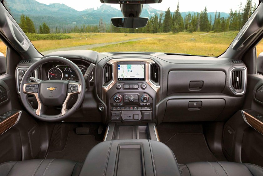 Chevrolet Silverado 2022 интерьер