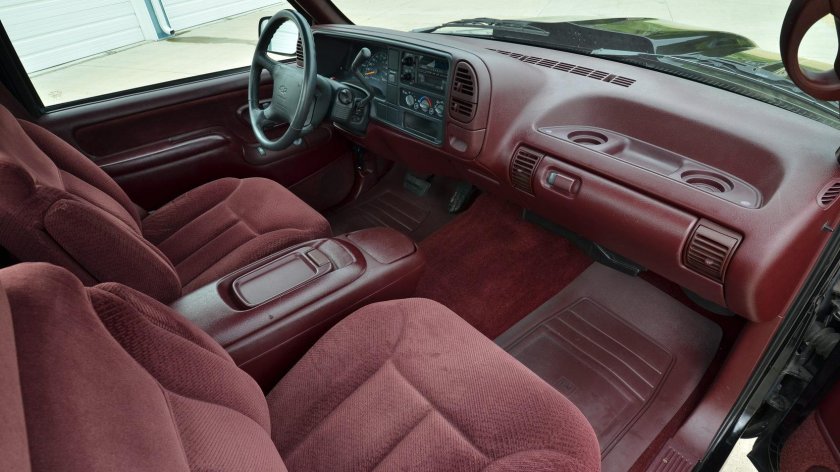 Chevrolet tahoe 1995 interior