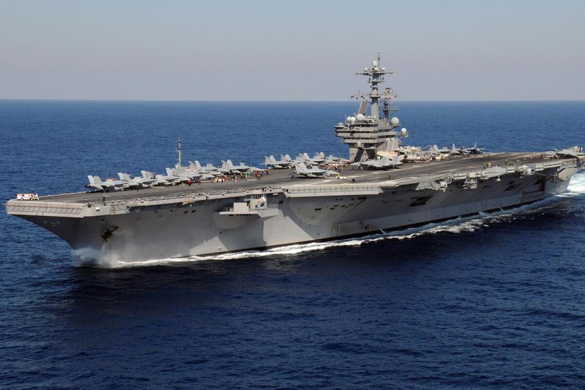 Авианосец Джордж Буш