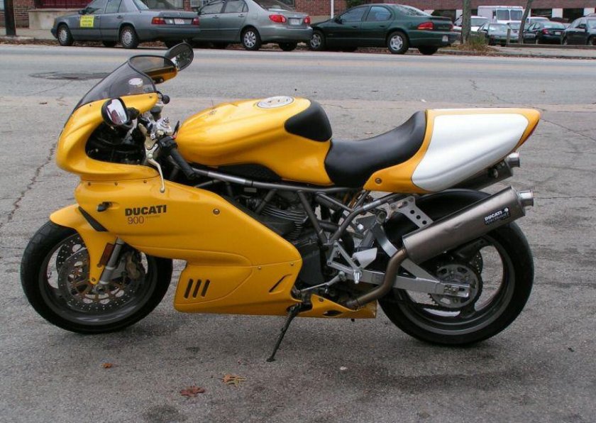 Ducati Supersport 900