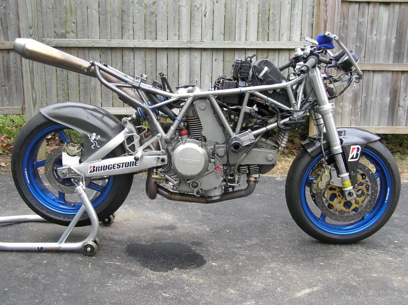 Дукати сс800