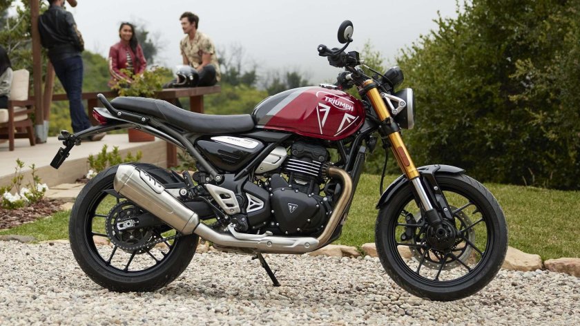 Триумф скремблер 400