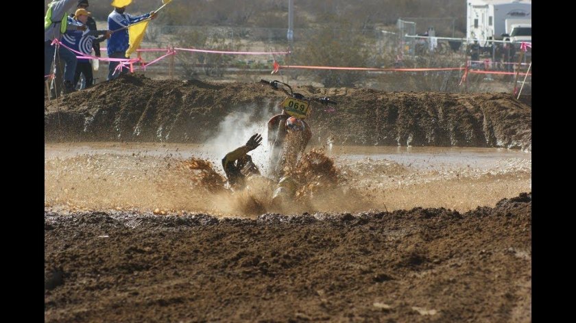 Гонки мотоцикл