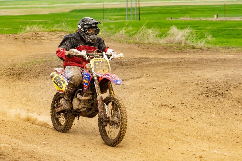 Мотоцикл по грязи