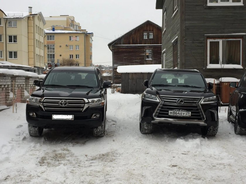 Ленд Крузер 200 и Лексус 570