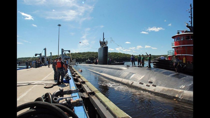 Подводная лодка во льдах