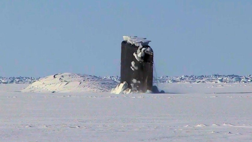 Всплытие 3 подводных лодок в арктике
