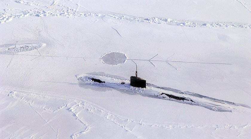 Подводная лодка во льдах