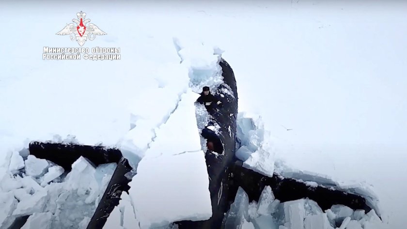 Всплытие 3 подводных лодок в Арктике