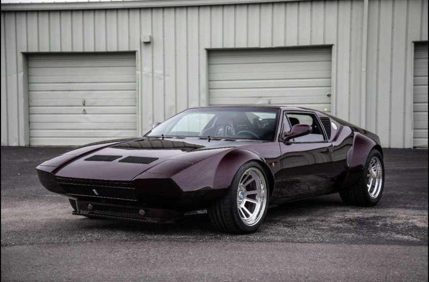 Машина de Tomaso Pantera