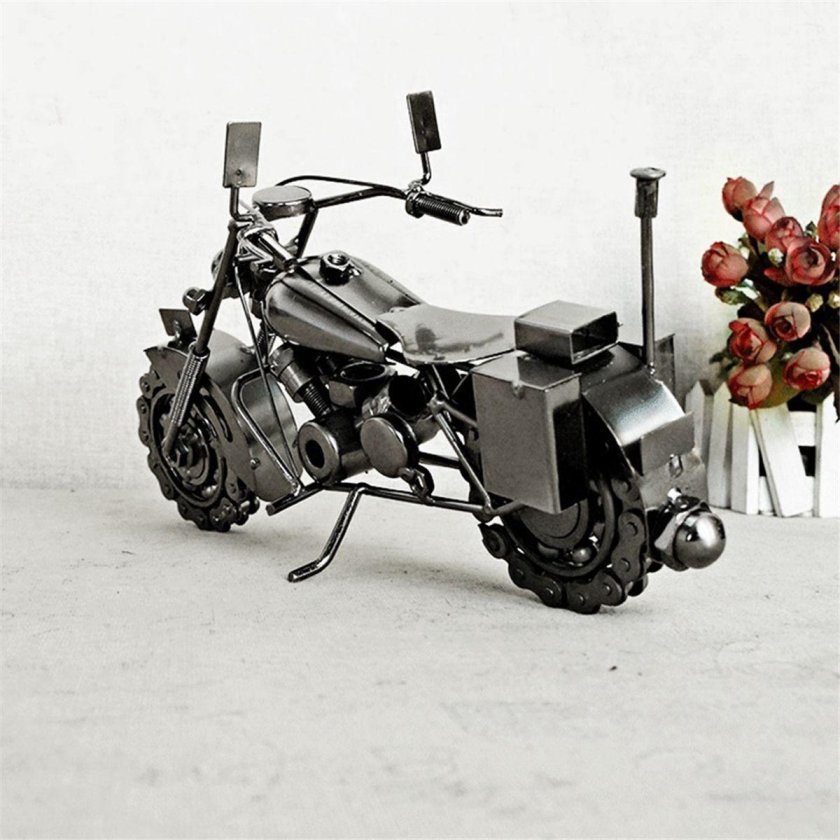 Металлический мотоцикл