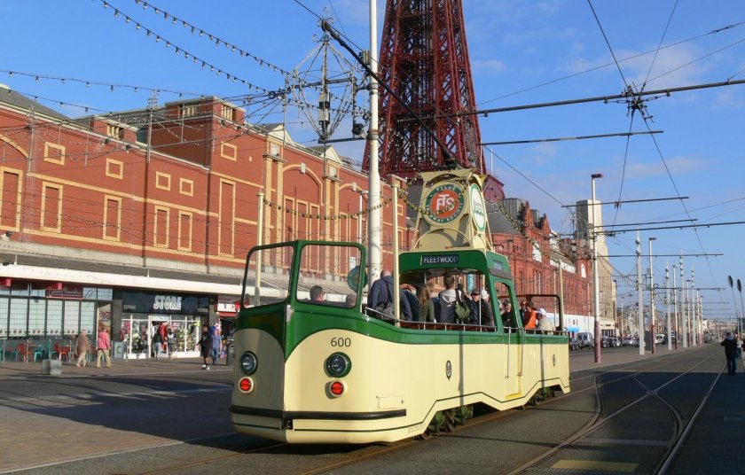 Двухэтажный трамвай