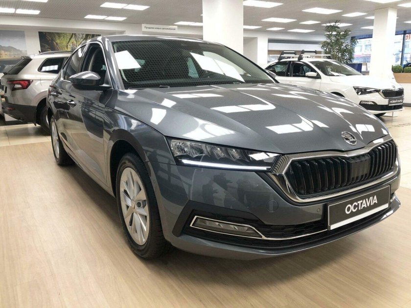 Skoda Octavia 2021 серая