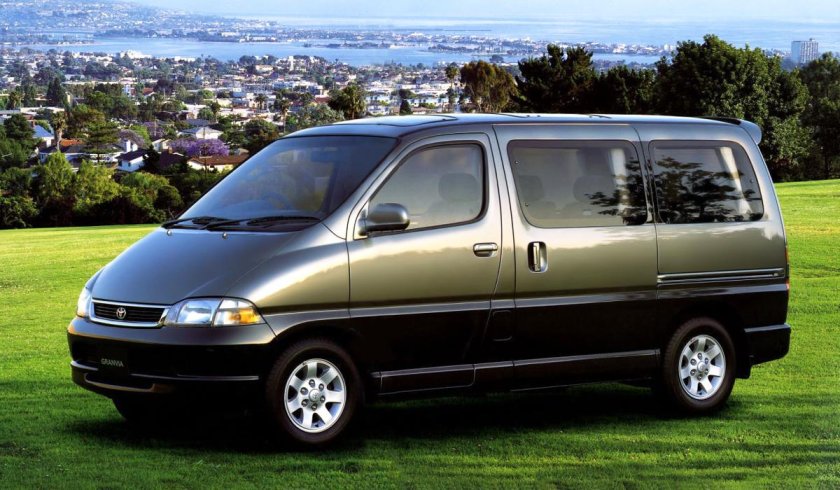 Toyota Granvia 2000