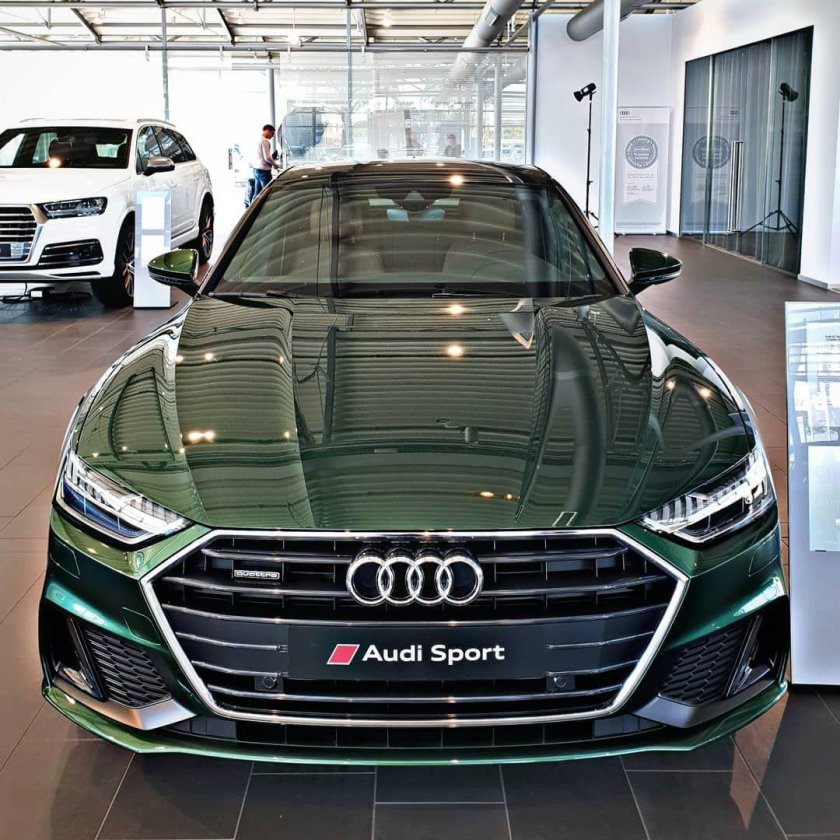 Audi a7 зеленая