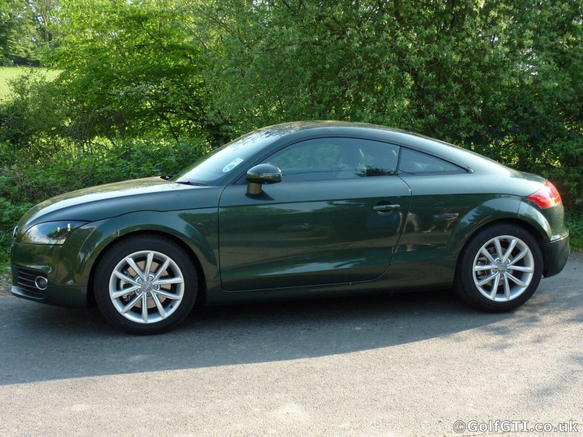 Ауди ТТ зеленая