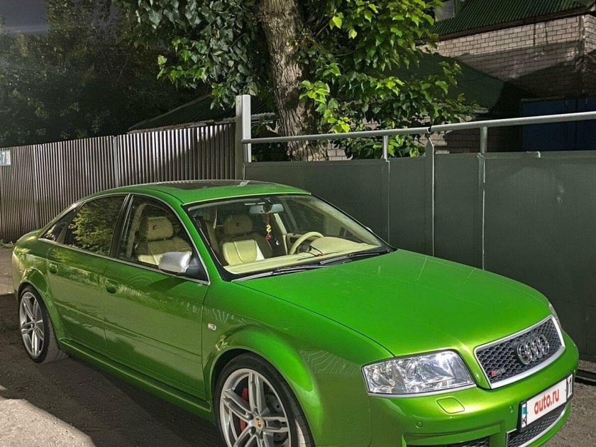 Зеленая ауди