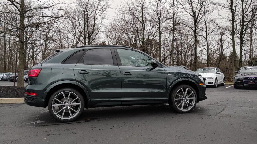 Audi q3 зеленая