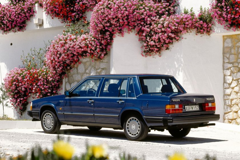 Вольво 740 седан