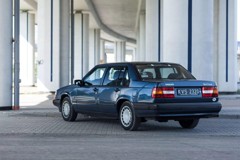 Volvo 940 седан