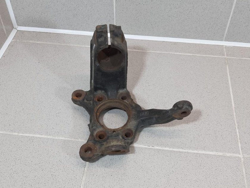 Поворотный кулак Октавия а7 1,8