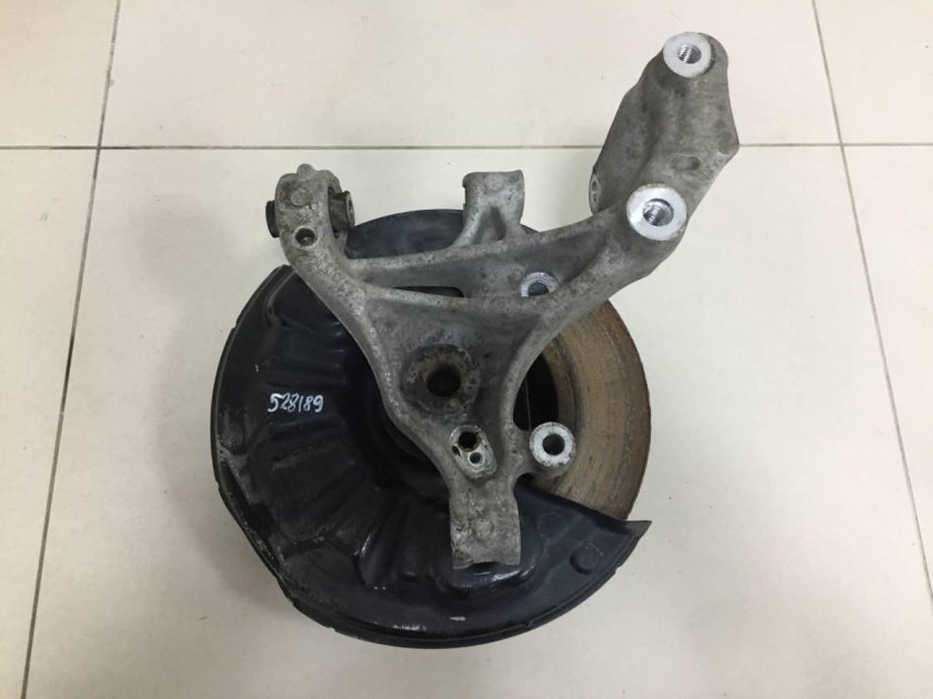 Кулак поворотный задний