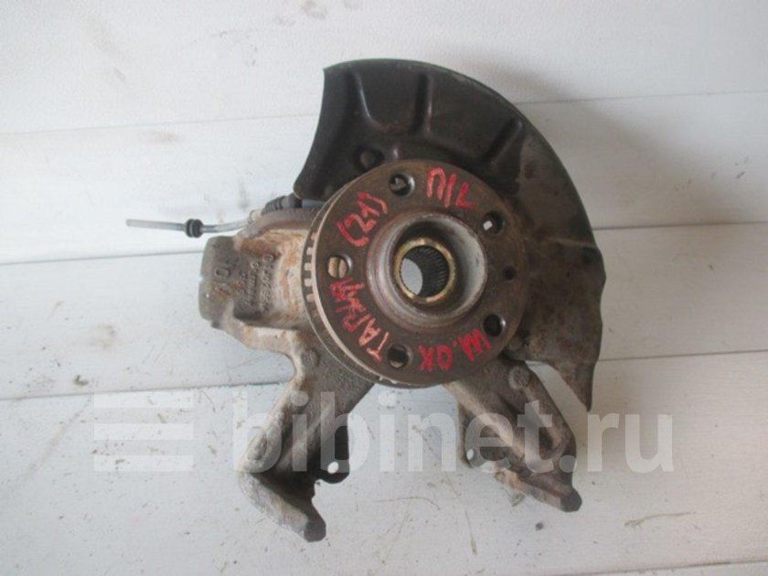 Передний кулак Шкода Октавия