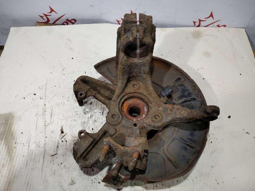 Левый поворотный кулак Джетта 2015 года под амортизаторы 50мм