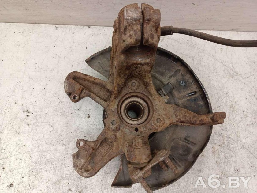 Передняя цапфа левая на Фольксваген поло седан