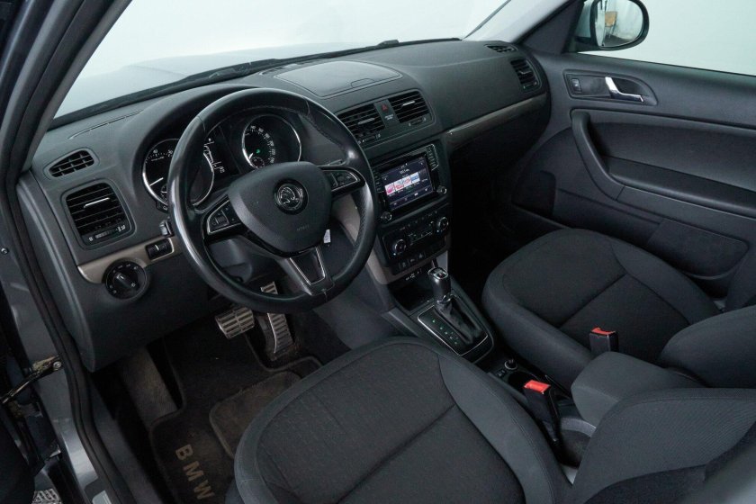 Фольксваген Джетта 2012 года салон