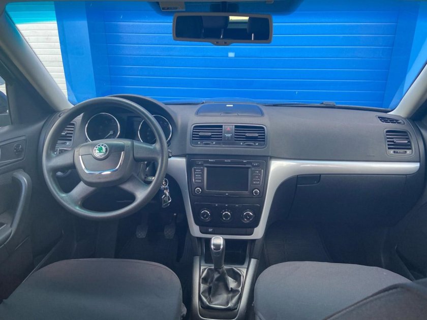 Skoda Yeti 2011 салон