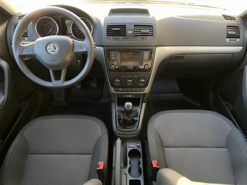 Skoda yeti 2015 салон