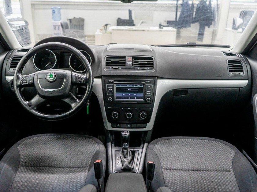 Skoda yeti 2011 interior