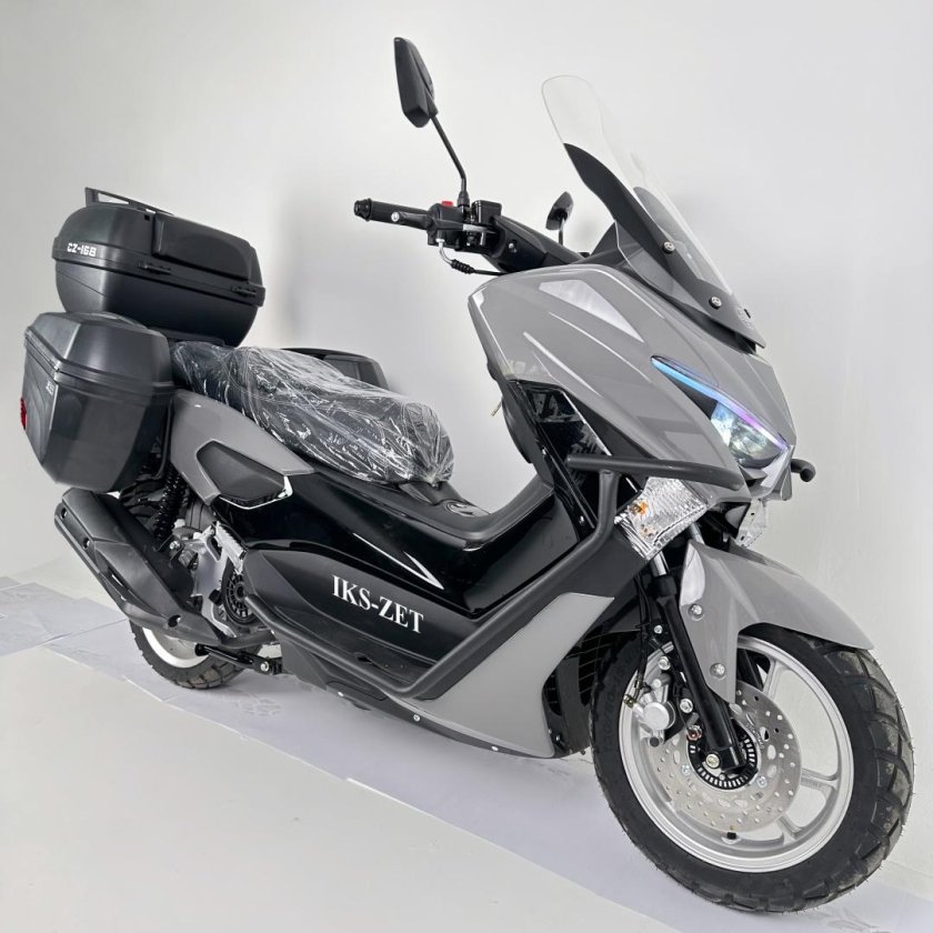 Макси скутер 600 кубов