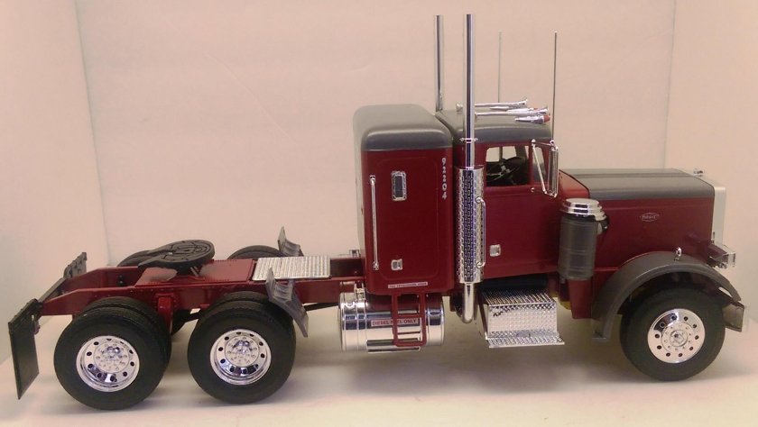 Revell Peterbilt 359