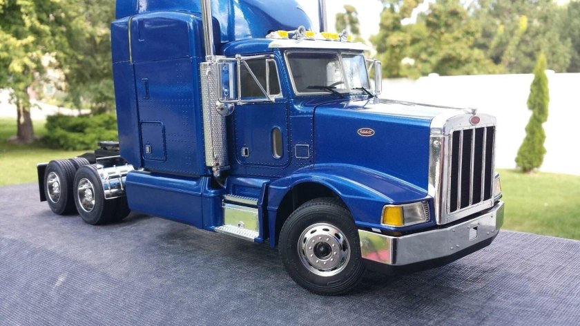 Петербилт 377