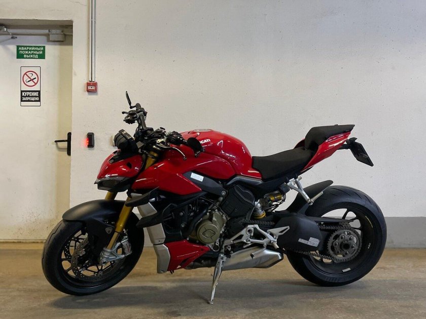 Ducati streetfighter